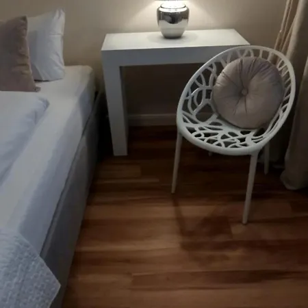Balthazar Iphofen, Ohne Fruehstueck, Naehe Marktplatz, Knauf Gips Kg Und Connekt, Weingut Wirsching, Tv Mirroring 55