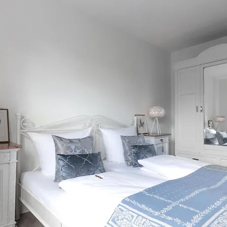 Balthazar Iphofen, Ohne Fruehstueck, Naehe Marktplatz, Knauf Gips Kg Und Connekt, Weingut Wirsching, Tv Mirroring 55