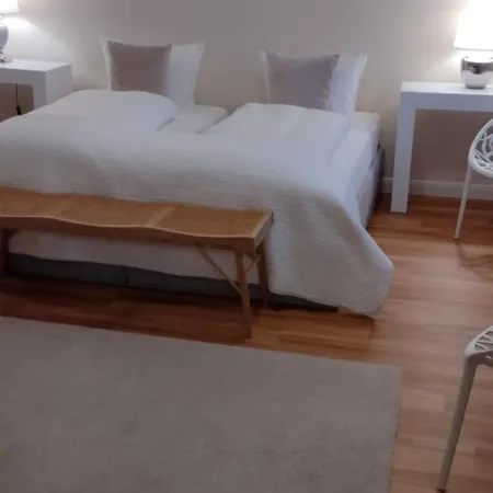 Balthazar Apartment Iphofen, Klimatisiert, Naehe Marktplatz, Knauf Gips Kg Und Connekt Kitzingen, Vdp Weingut Wirsching, Tv Mirroring 55