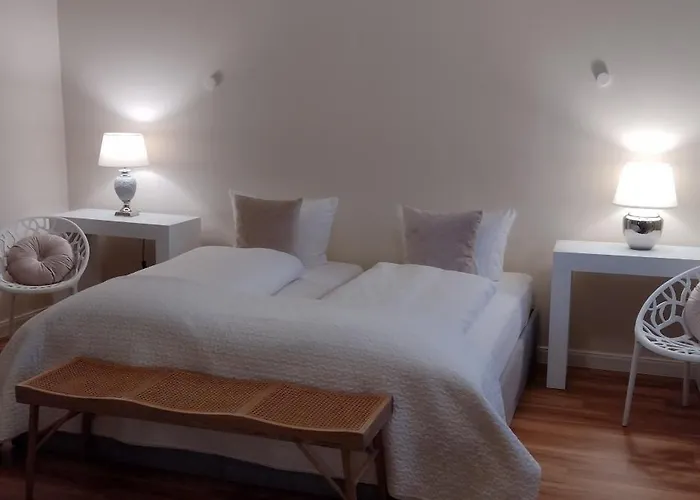 Balthazar Iphofen, Ohne Fruehstueck, Naehe Marktplatz, Knauf Gips Kg Und Connekt, Weingut Wirsching, Tv Mirroring 55