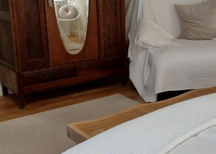 Balthazar Iphofen, Ohne Fruehstueck, Naehe Marktplatz, Knauf Gips Kg Und Connekt, Weingut Wirsching, Tv Mirroring 55